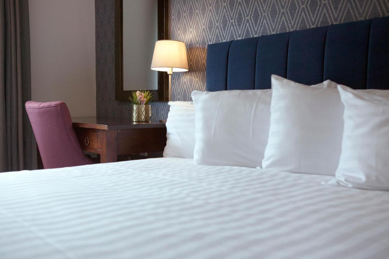 Asperion Hillside Hotel Guildford Bagian luar foto